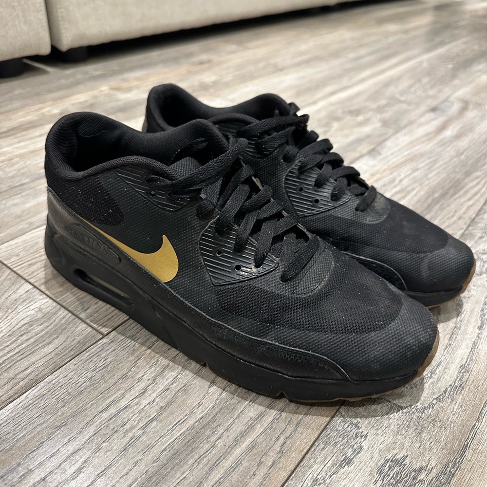 MENS NIKE AIR MAX SZ11.5